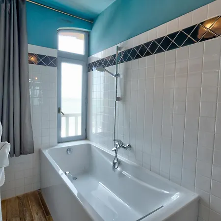 فندق لي رايون فيرت إتريتا